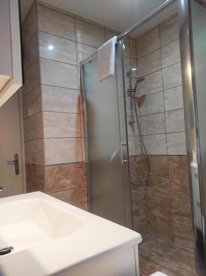 Garden House Apartment تريبينيي المظهر الخارجي الصورة